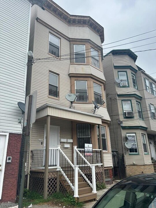 339 16th Ave in Irvington, NJ - Foto de edificio