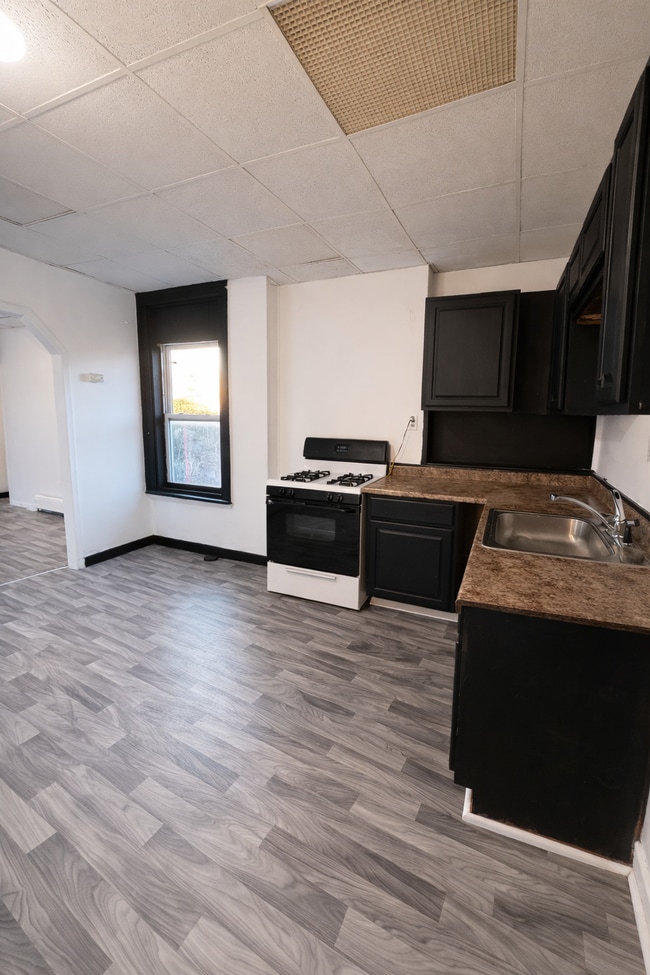 32 Douw St in Troy, NY - Building Photo - Building Photo