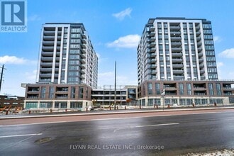 715 Davis Dr in Newmarket, ON - Building Photo - Building Photo