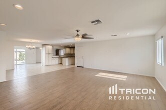 9837 N 48th Ave in Glendale, AZ - Building Photo - Building Photo