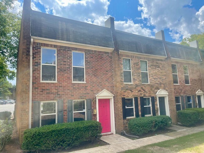155 N River Dr in Sandy Springs, GA - Building Photo - Building Photo