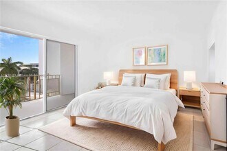1340 Lincoln Rd in Miami Beach, FL - Building Photo - Building Photo
