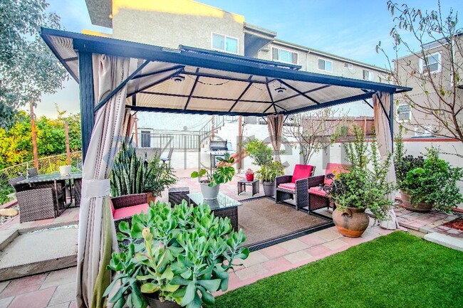 property at 839 N Bunker Hill Ave