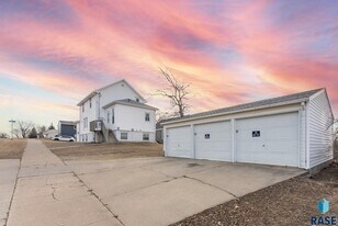 1409 E Nye St in Sioux Falls, SD - Building Photo
