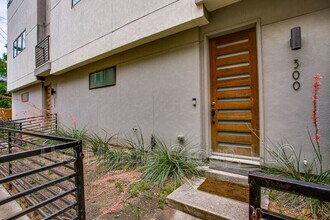 5810 Bryan Pkwy in Dallas, TX - Building Photo - Building Photo
