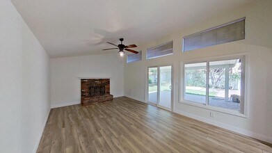 9092 Brabham Dr in Huntington Beach, CA - Building Photo - Building Photo