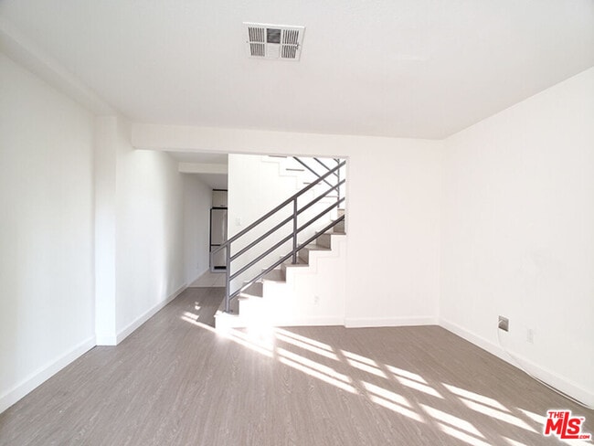 957 S Gramercy Dr in Los Angeles, CA - Building Photo - Building Photo