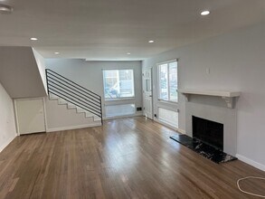 8424 Glider Ave in Los Angeles, CA - Building Photo - Building Photo