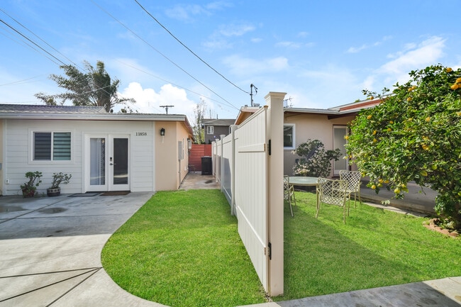 11858 Beatrice St in Los Angeles, CA - Building Photo - Building Photo