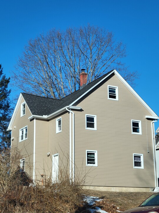 15 Burnham St, Unit 2 in Terryville, CT - Building Photo