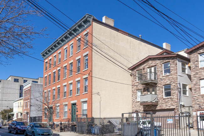 250 York St in Jersey City, NJ - Foto de edificio - Building Photo