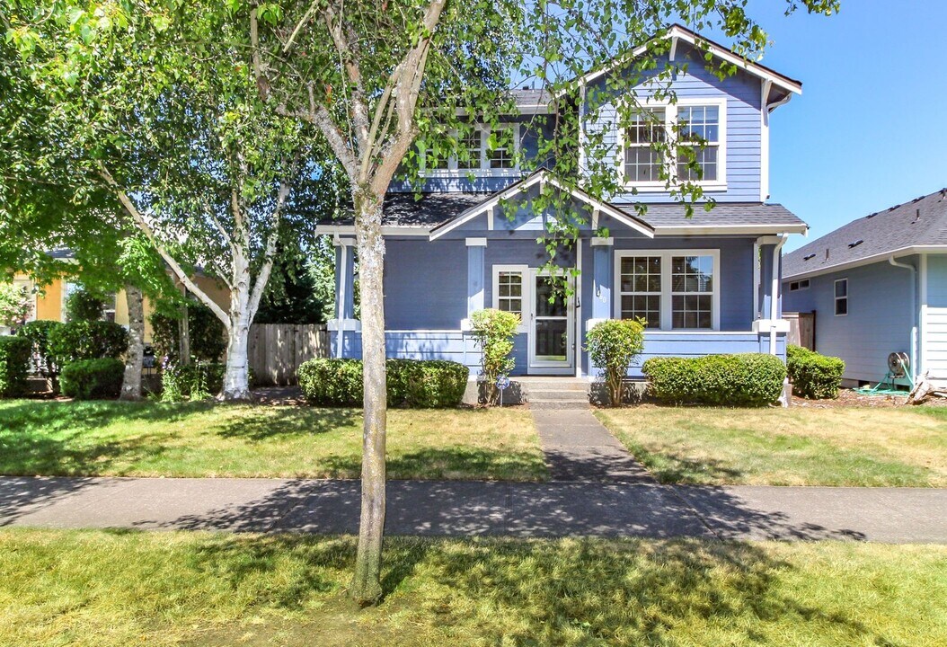 1460 Haskell St in Dupont, WA - Building Photo