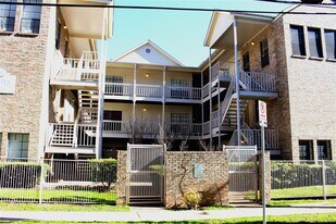 715-22 1/2 W 22 1/2 St in Austin, TX - Building Photo