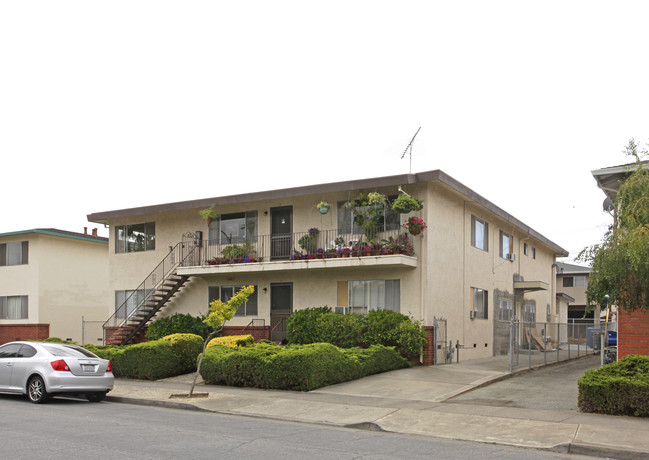 690 Grand Coulee Ave in Sunnyvale, CA - Building Photo - Building Photo