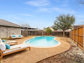7010 Graham Dr in Rowlett, TX - Building Photo - Building Photo