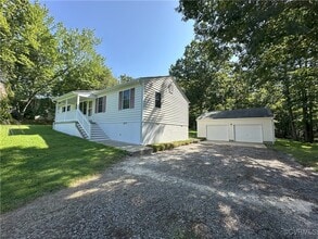 16421 Chinook Dr in Petersburg, VA - Building Photo - Building Photo