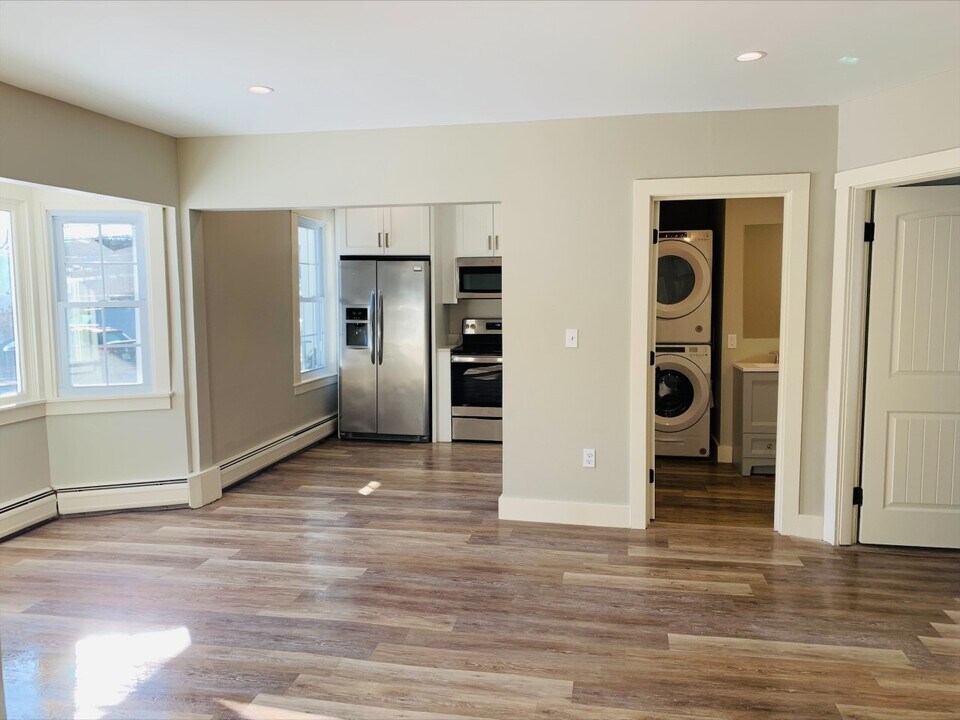 2015 Quechee Main St, Unit 4 in Quechee, VT - Building Photo