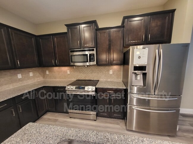 12914 Whittington Ct in Largo, FL - Building Photo - Building Photo