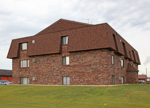 Pineview Apartments in Becker, MN - Building Photo - Building Photo