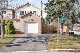 84 Raleigh Crescent in Markham, ON - Building Photo