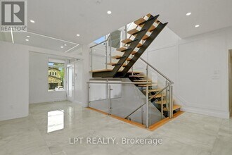 298 Crestview Rd in Ottawa, ON - Building Photo - Building Photo