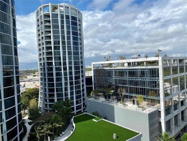 3400 SW 27th Ave, Unit 1206 in Miami, FL - Building Photo - Building Photo