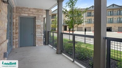 5511 Caprock Smt Dr, Unit 4104 in Bee Cave, TX - Foto de edificio - Building Photo