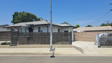 1221 W Mission Rd in Alhambra, CA - Building Photo - Building Photo