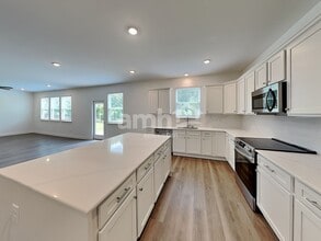 213 Chase Ln in Mcdonough, GA - Foto de edificio - Building Photo