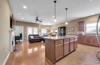 1056 Crawford Ct in Chelsea, AL - Building Photo - Building Photo