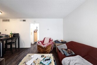 2803 Hemphill Park in Austin, TX - Foto de edificio - Building Photo