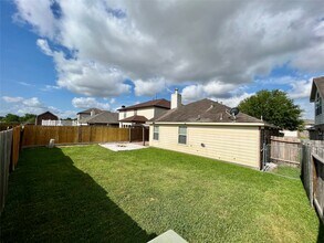 3210 Blue Bonnet Dr in Texas City, TX - Building Photo - Building Photo