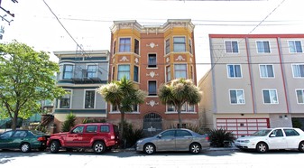 464-468 Bartlett St Apartments