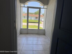 1370 Van Dyke Ave SE in Palm Bay, FL - Foto de edificio - Building Photo