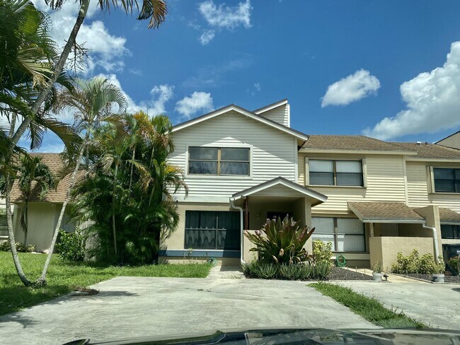 1602 Montauk Dr in Wellington, FL - Building Photo - Building Photo