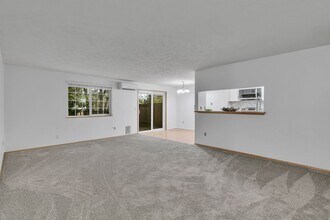 8011 116 St E in Puyallup, WA - Building Photo - Building Photo