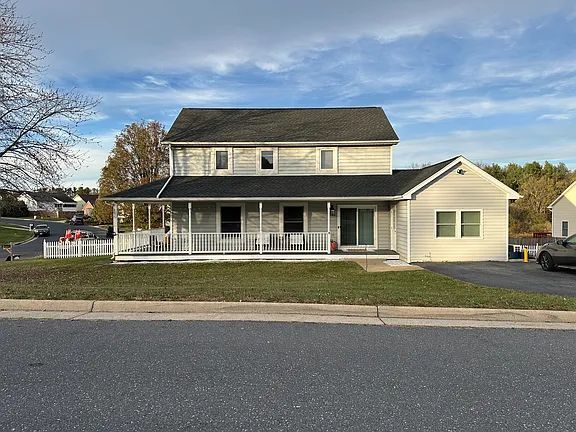 2013 Mosley St in Waynesboro, VA - Foto de edificio - Building Photo