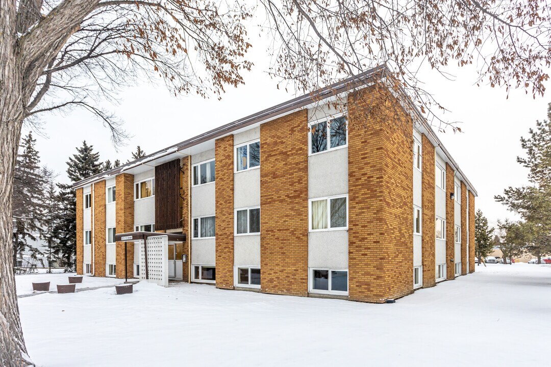 5711 112 St NW in Edmonton, AB - Building Photo