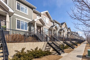9535 217 St NW in Edmonton, AB - Building Photo