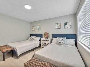 320 Walnut St in Hollywood, FL - Building Photo - Building Photo