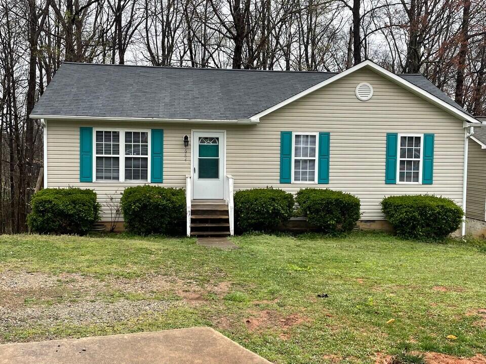 4684 Coltsfoot Rd in Greensboro, NC - Building Photo