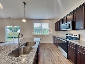 2015 Bennett Dr in Lebanon, TN - Building Photo - Building Photo