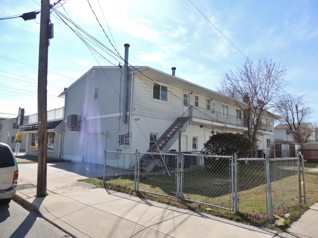 5400 Pacific Ave in Wildwood Crest, NJ - Building Photo - Building Photo