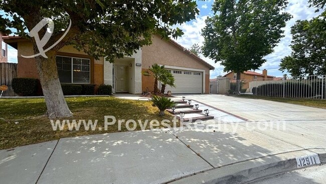 12511 Townhill Ct in Victorville, CA - Foto de edificio - Building Photo