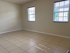 16945 SW 90th Terrace Cir in Miami, FL - Building Photo - Building Photo