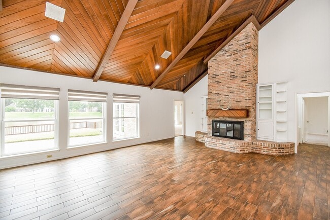 property at 1231 Creekford Cir