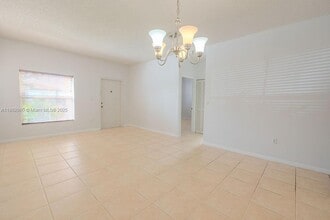 8117 NW 199th Terrace in Hialeah, FL - Building Photo - Building Photo