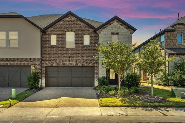 3908 Lucan Ln