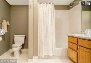 1304F Garden Wall Cir in Reston, VA - Building Photo - Building Photo