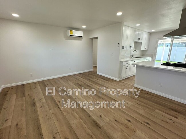 3712 E Hungerford St in Long Beach, CA - Building Photo - Building Photo